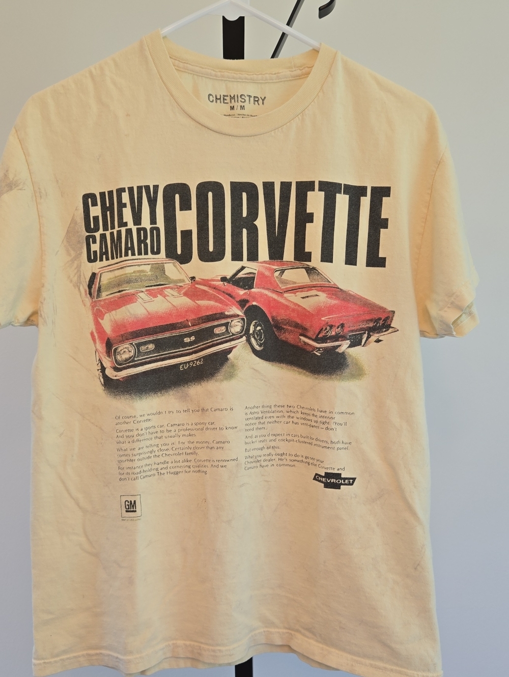 Chemistry Men’s Corvette Camaro Graphic Tee in Cream with Red Car Art